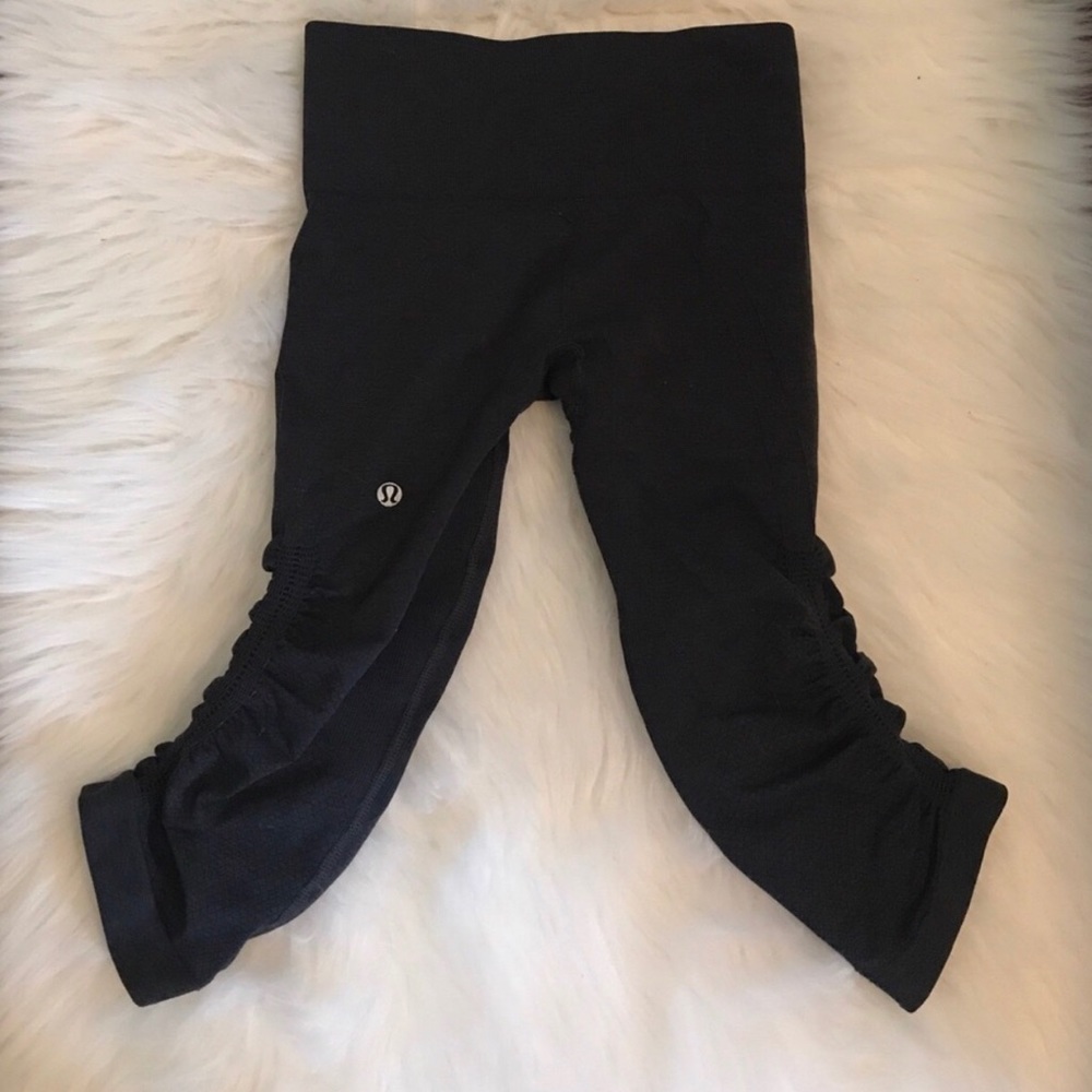 Lululemon Ruched Cropped Capri Leggings